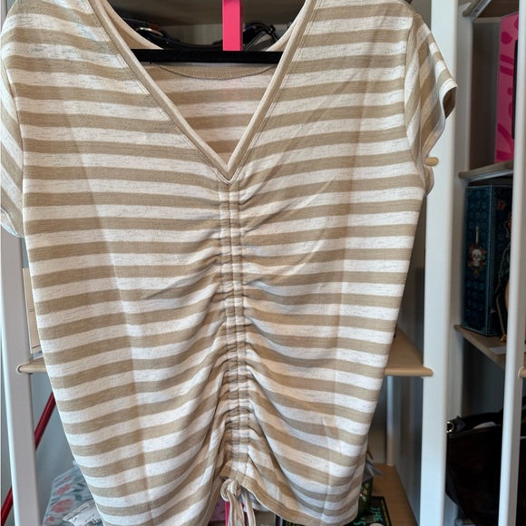 Liverpool Beige and White Striped Short Sleeve Tee with V back. NWT. Size medium - Picture 5 of 6
